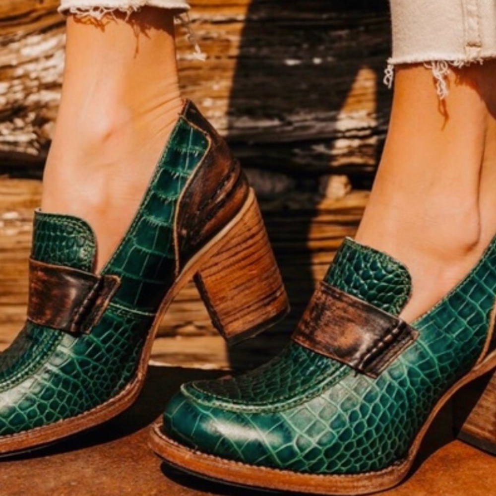 NWOT FreeBird Bellevue - Green Croc Loafers / 11